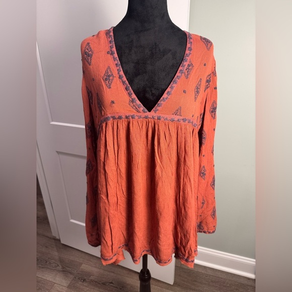 Free People Diamond Embroidered Tunic Top Cinnamon cut out back bell sleeve - Picture 3 of 10